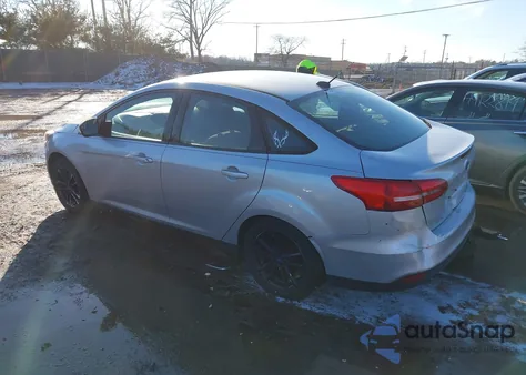 2015 Ford Focus Se z USA, uszkodzony, nr VIN 1FADP3F24FL292644